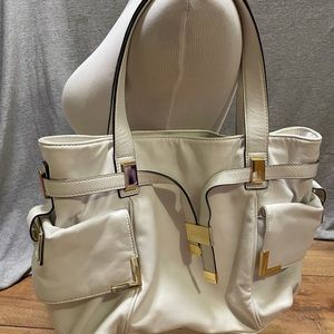 Luxury Michael Kors MK white leather satchel/bag/pocketbook/ tote w/gold tone